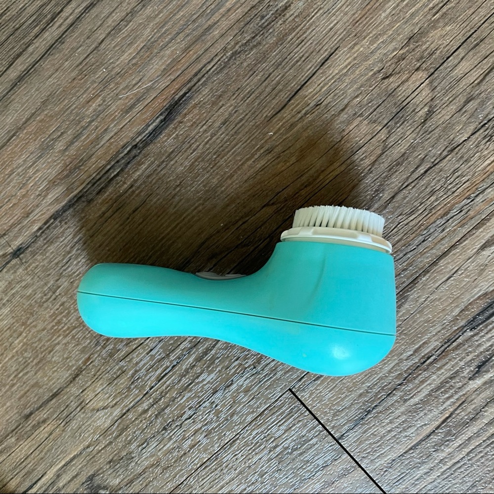 Clarisonic - Picture 2 of 2